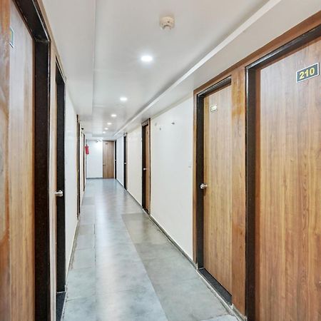 Super Collection O Kudasan Gandhinagar Formerly Hotel Royal Mansion Exterior foto